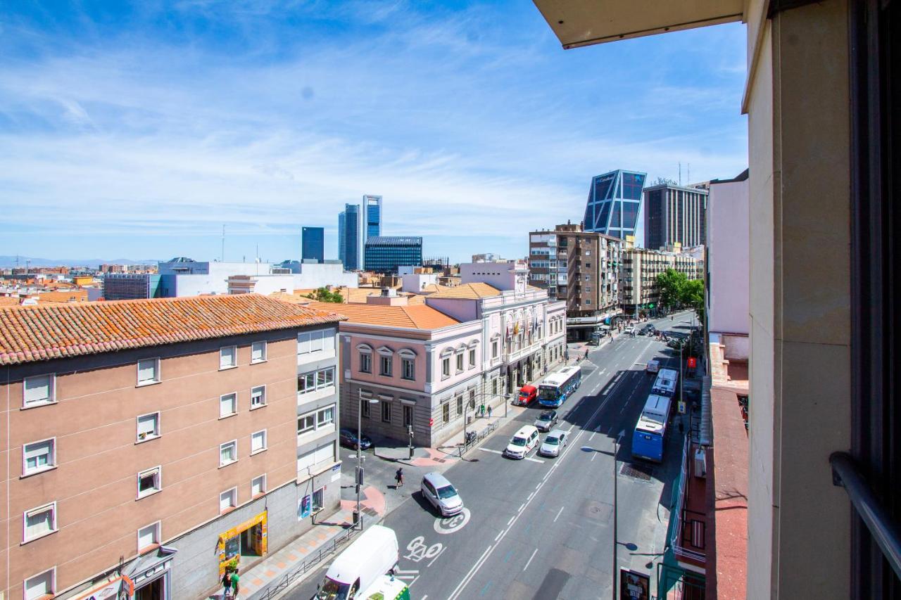 Apartamentos Castilla Luz Business Madrid Exteriör bild