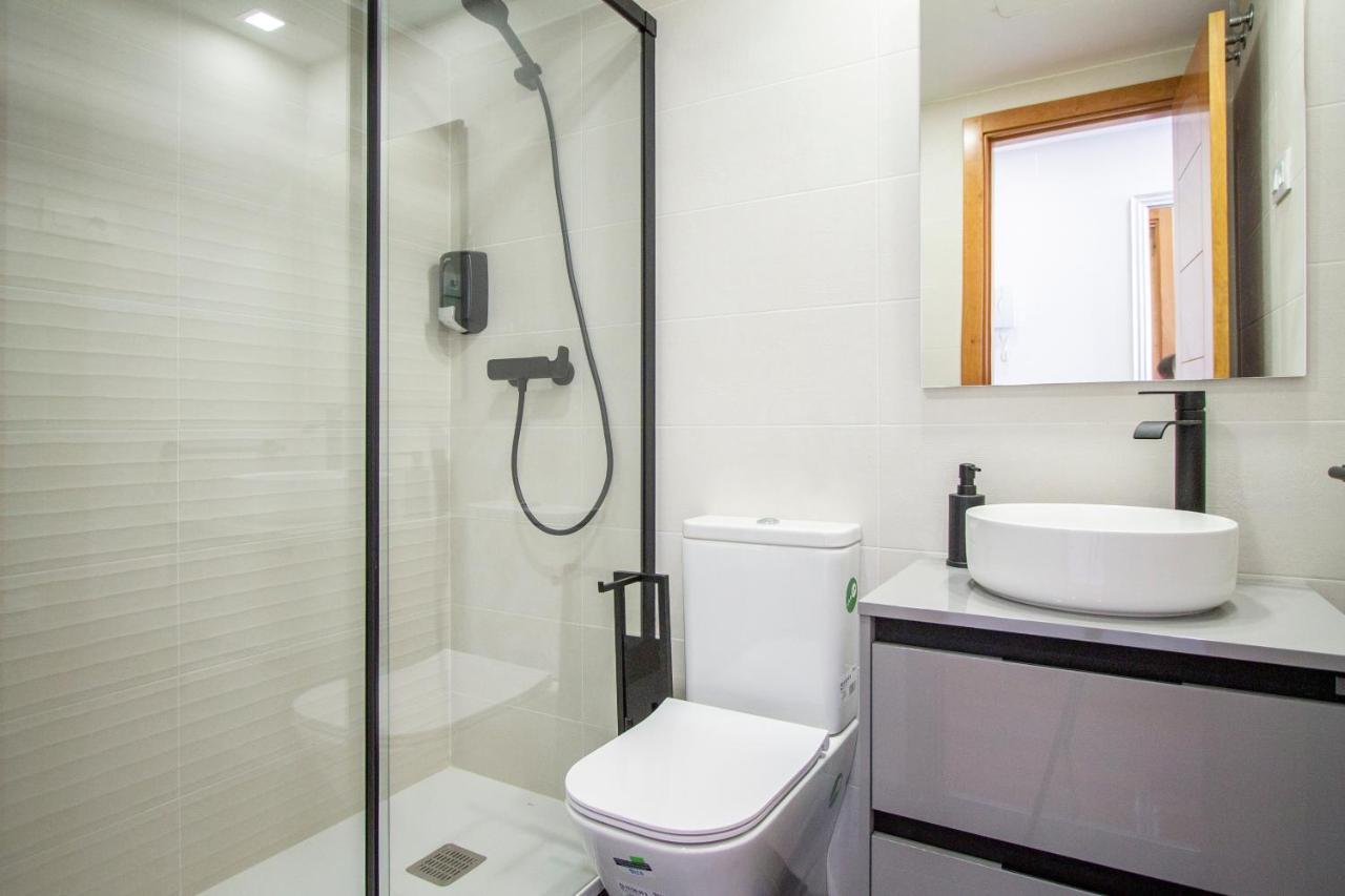 Apartamentos Castilla Luz Business Madrid Exteriör bild