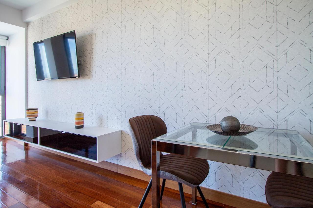 Apartamentos Castilla Luz Business Madrid Exteriör bild