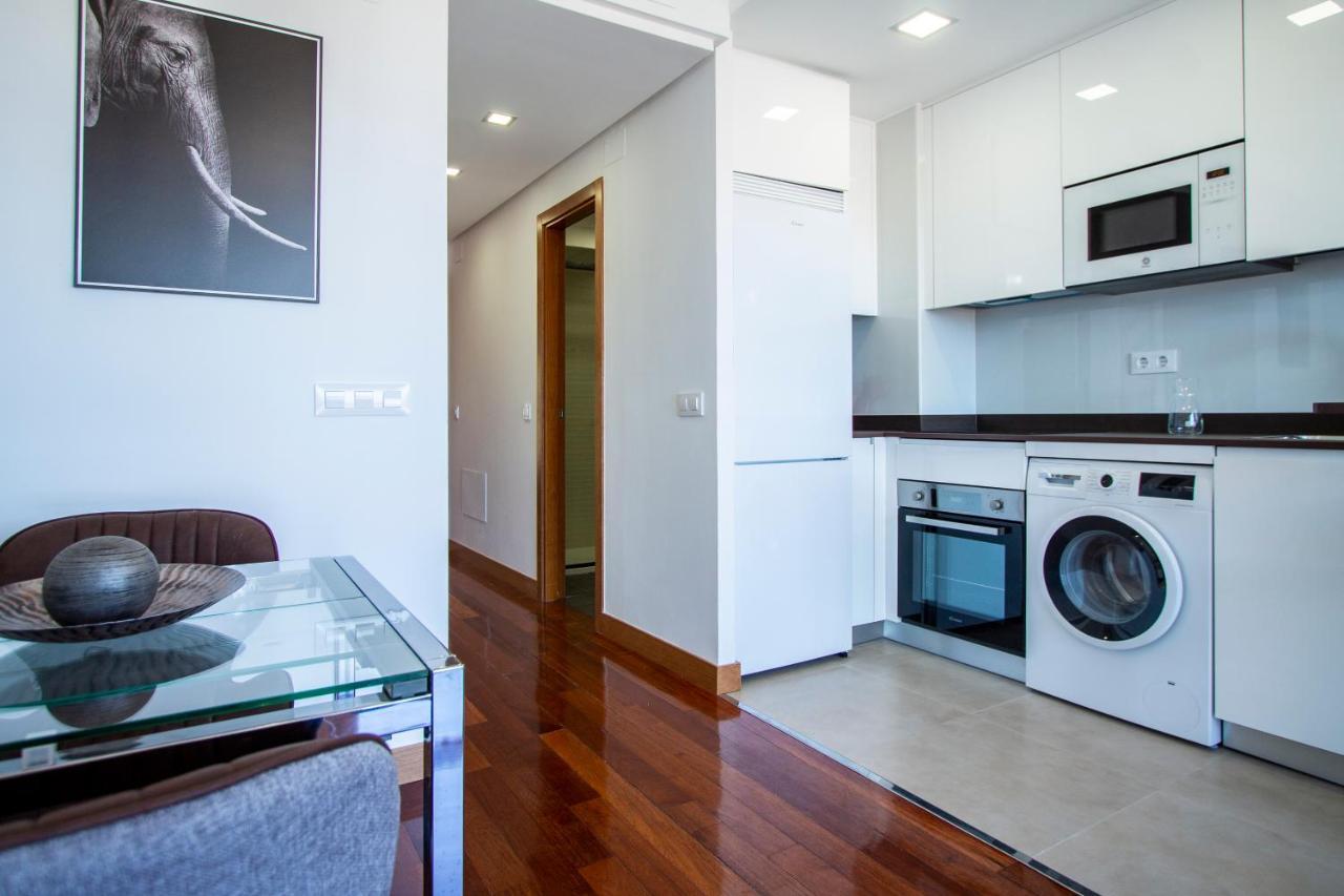 Apartamentos Castilla Luz Business Madrid Exteriör bild