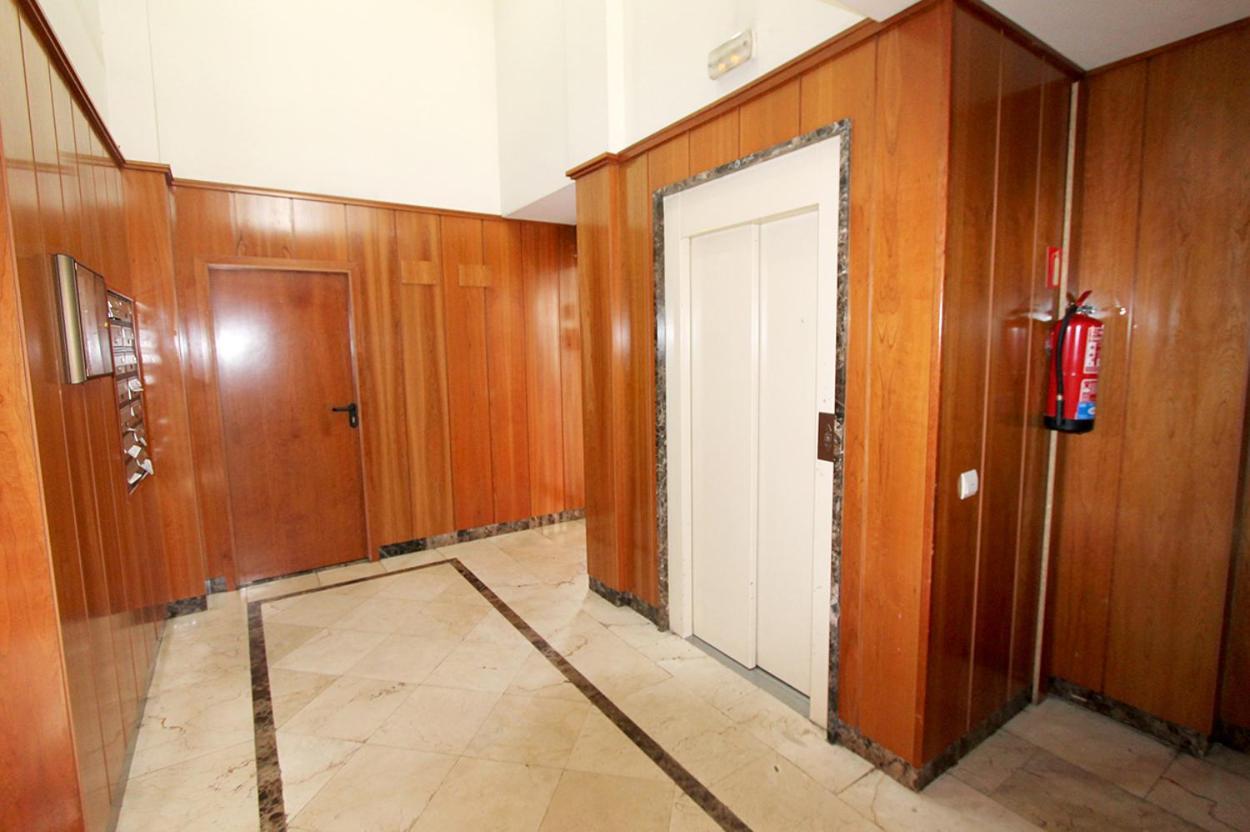 Apartamentos Castilla Luz Business Madrid Exteriör bild