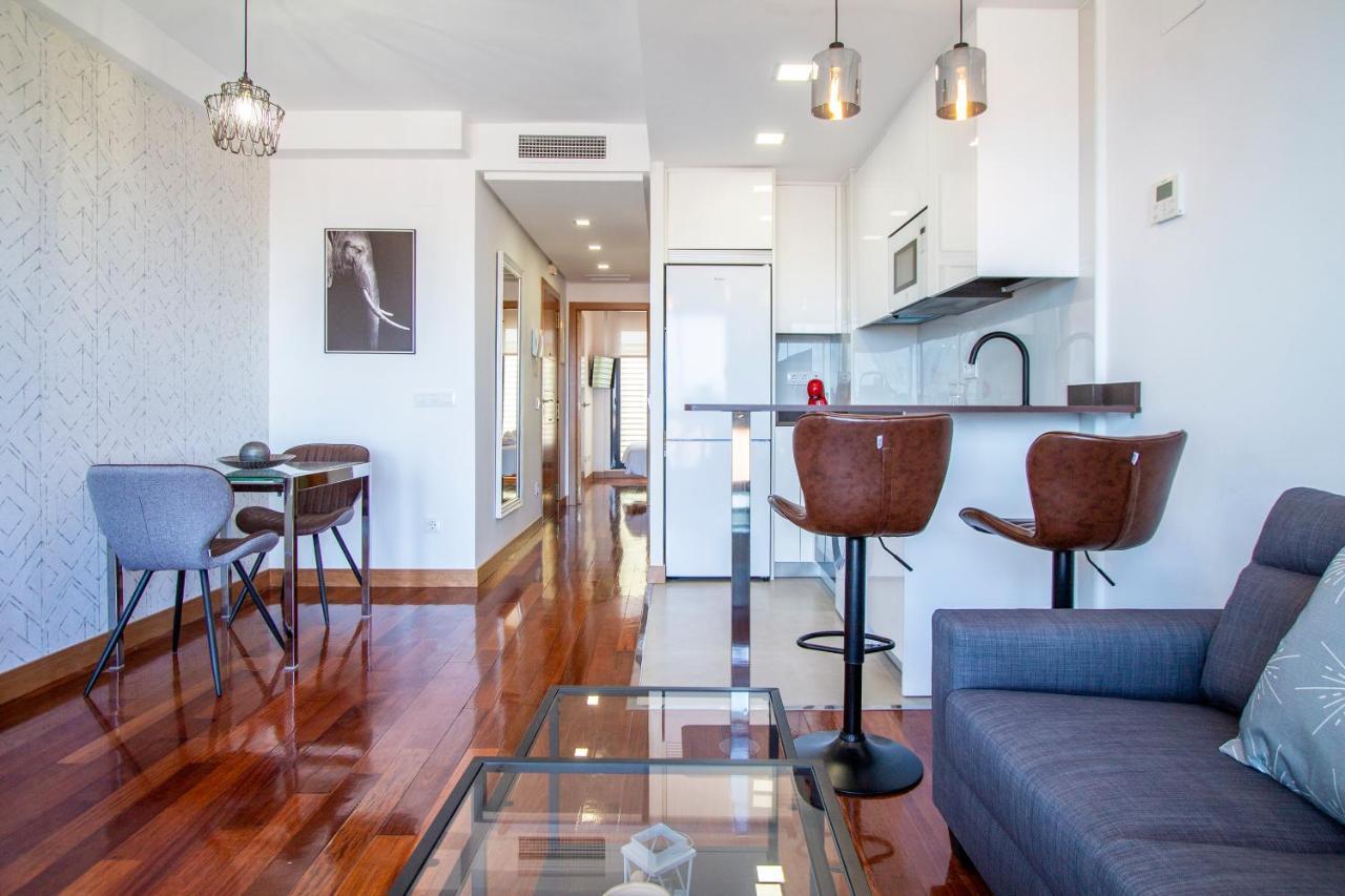 Apartamentos Castilla Luz Business Madrid Exteriör bild