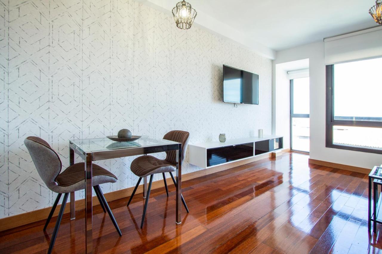 Apartamentos Castilla Luz Business Madrid Exteriör bild