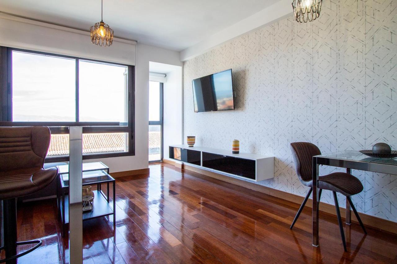 Apartamentos Castilla Luz Business Madrid Exteriör bild