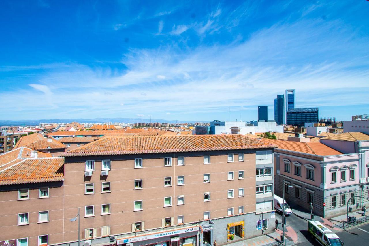 Apartamentos Castilla Luz Business Madrid Exteriör bild