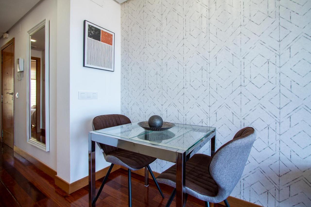 Apartamentos Castilla Luz Business Madrid Exteriör bild