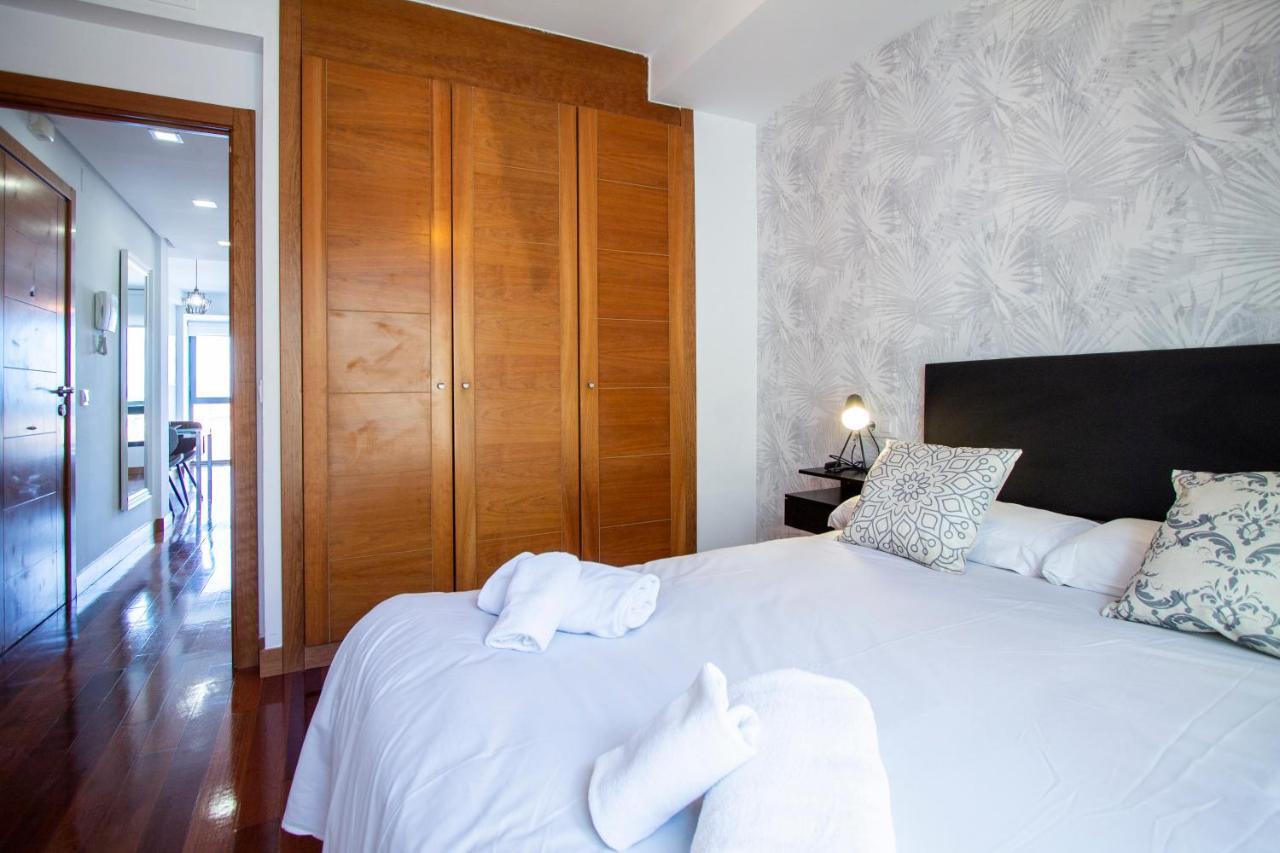 Apartamentos Castilla Luz Business Madrid Exteriör bild