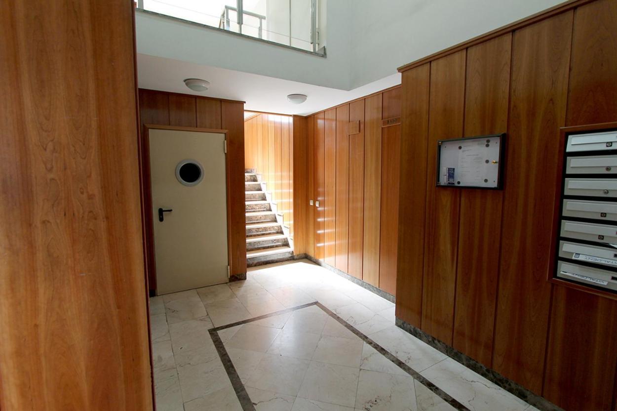 Apartamentos Castilla Luz Business Madrid Exteriör bild